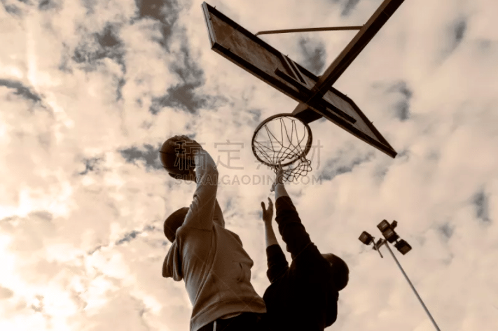 Shams：独行侠愿意聆听关于加福德+汤普森+拉塞尔的报价