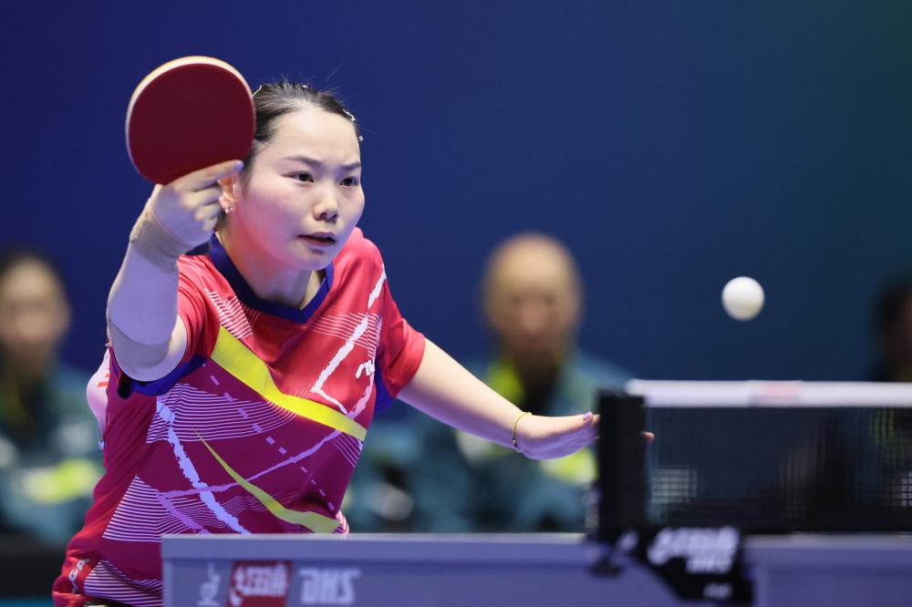 中国足协新规影响中超亚冠竞争，女足面临资金压力，外援政策收紧，挑战加剧。